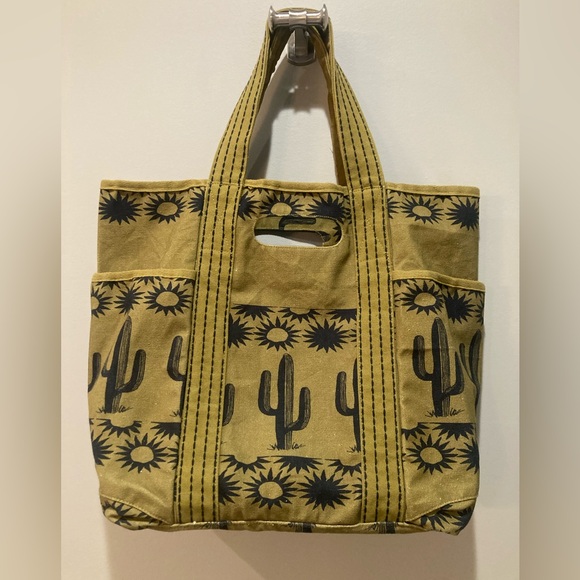 FREE PEOPLE Printed Caravan Tote Bag in Cactus - Picture 5 of 8